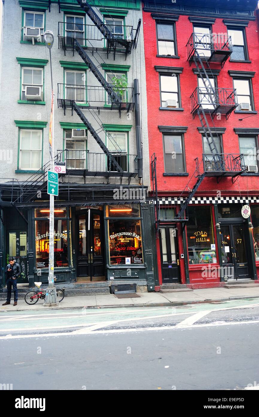 Old brick buildings with fire escape ladders in New York City Stock ...