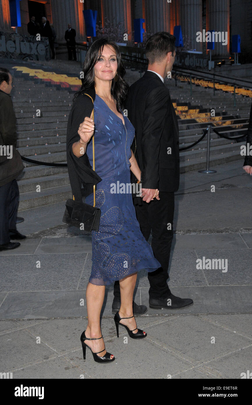 red carpet blue dress Stock Photo Alamy
