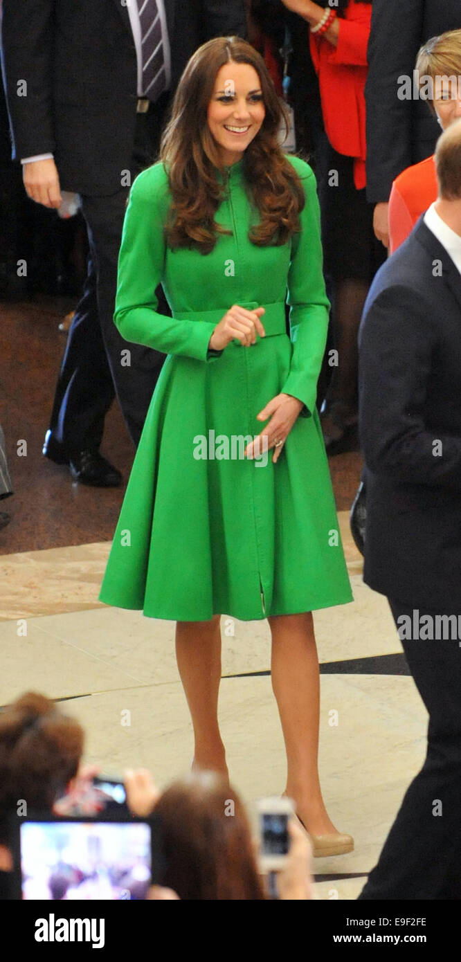 Kate Middleton green dress jacket Stock Photo - Alamy