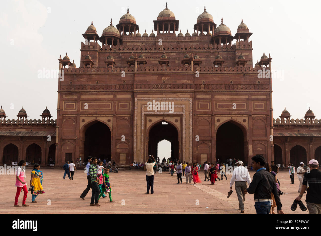 Tourists visiting the Jama Masjid, Fatehpur Sikri, Uttar Pradesh, India Stock Photo