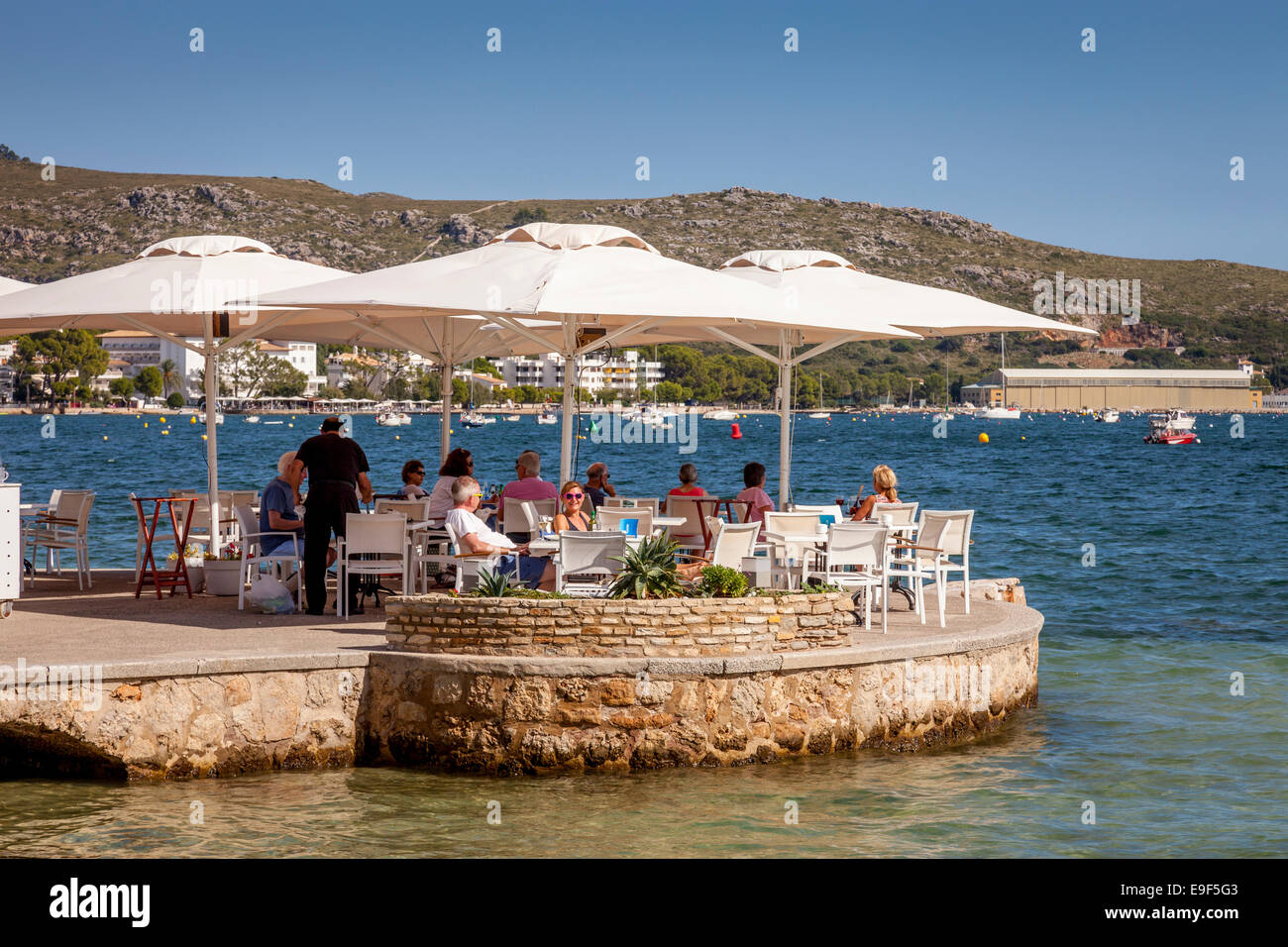 Seafront Cafe/Restaurant, Puerto Pollensa, Mallorca - Spain Stock Photo -  Alamy