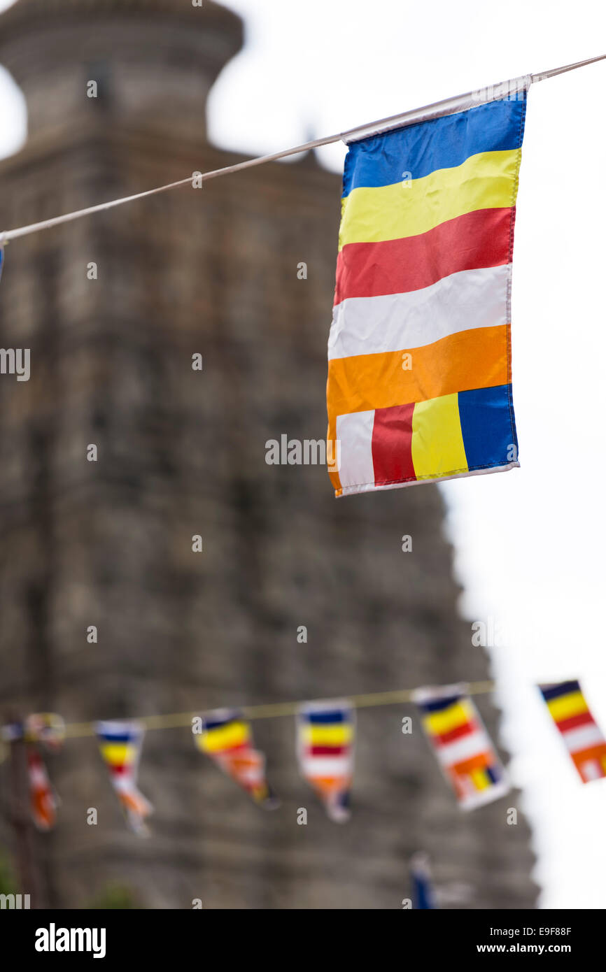 Buddhist flags, Mahabodhi Temple, Bodhgaya, Bihar, India Stock Photo Alamy