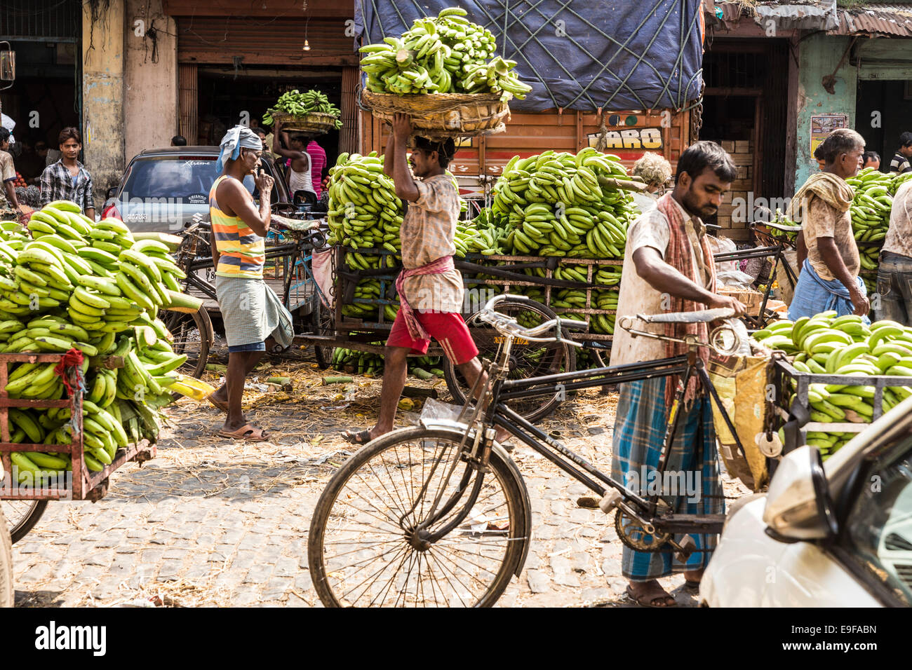 Wholesale Fruit Market, Kolkata, West Bengal, India Stock Photo