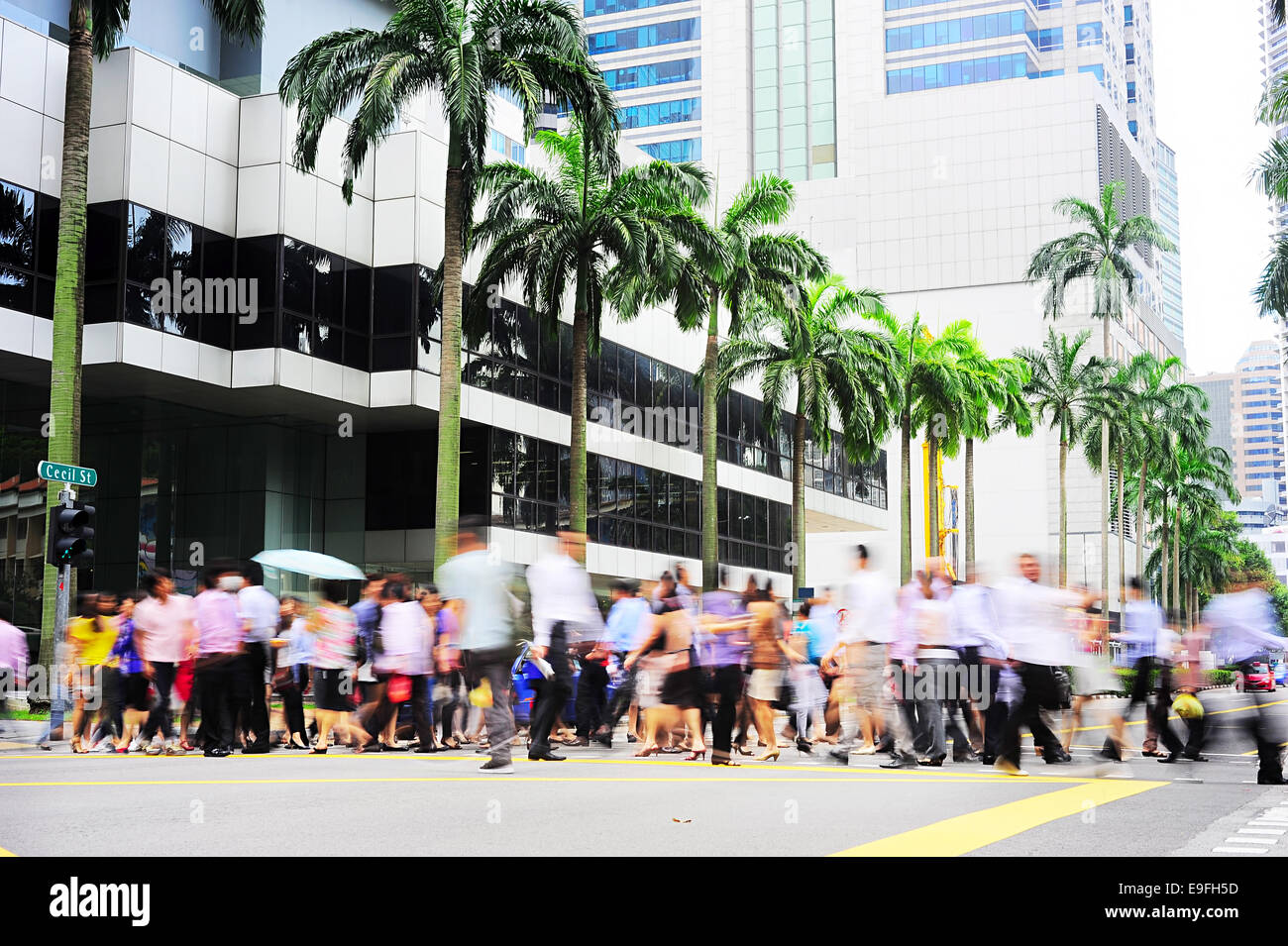 Singapore people crossing street in hi-res stock photography and images ...