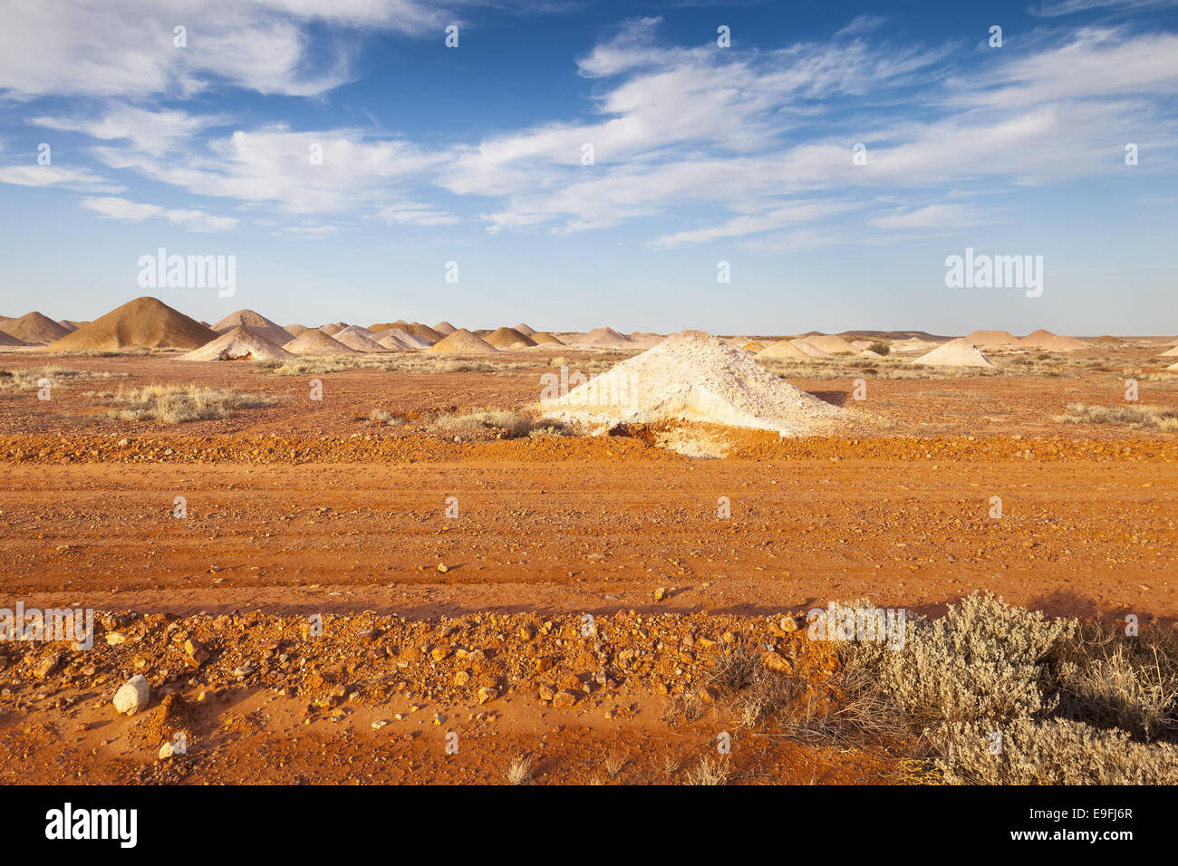 Coober pedy opal mining shaft danger hires stock photography and
