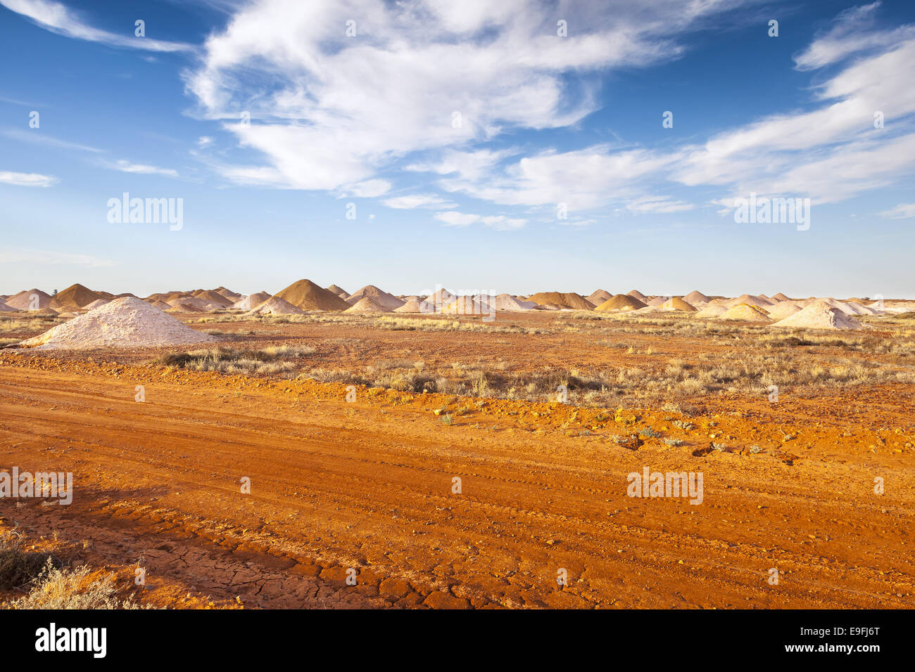 Coober pedy opal mining shaft danger hires stock photography and