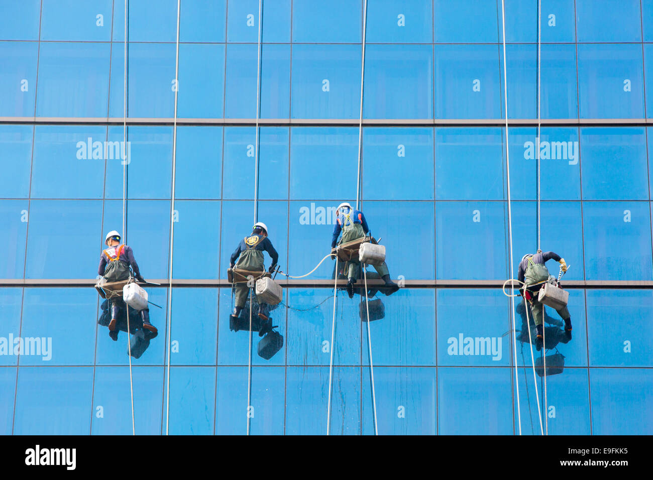 Skyscraper Window Cleaner Stock Photos & Skyscraper Window Cleaner