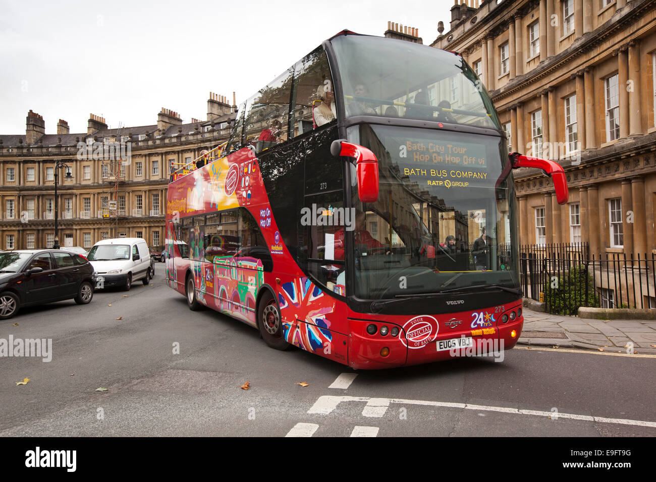 UK, England, Wiltshire, Bath, The Circus, open-topped bus on sightseeing tour Stock Photo