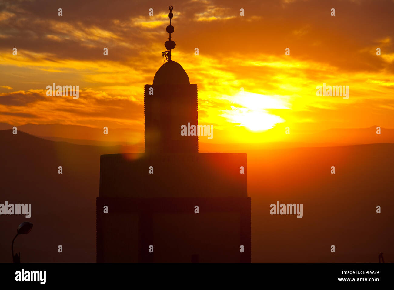 Muslim silhouette hi-res stock photography and images - Alamy