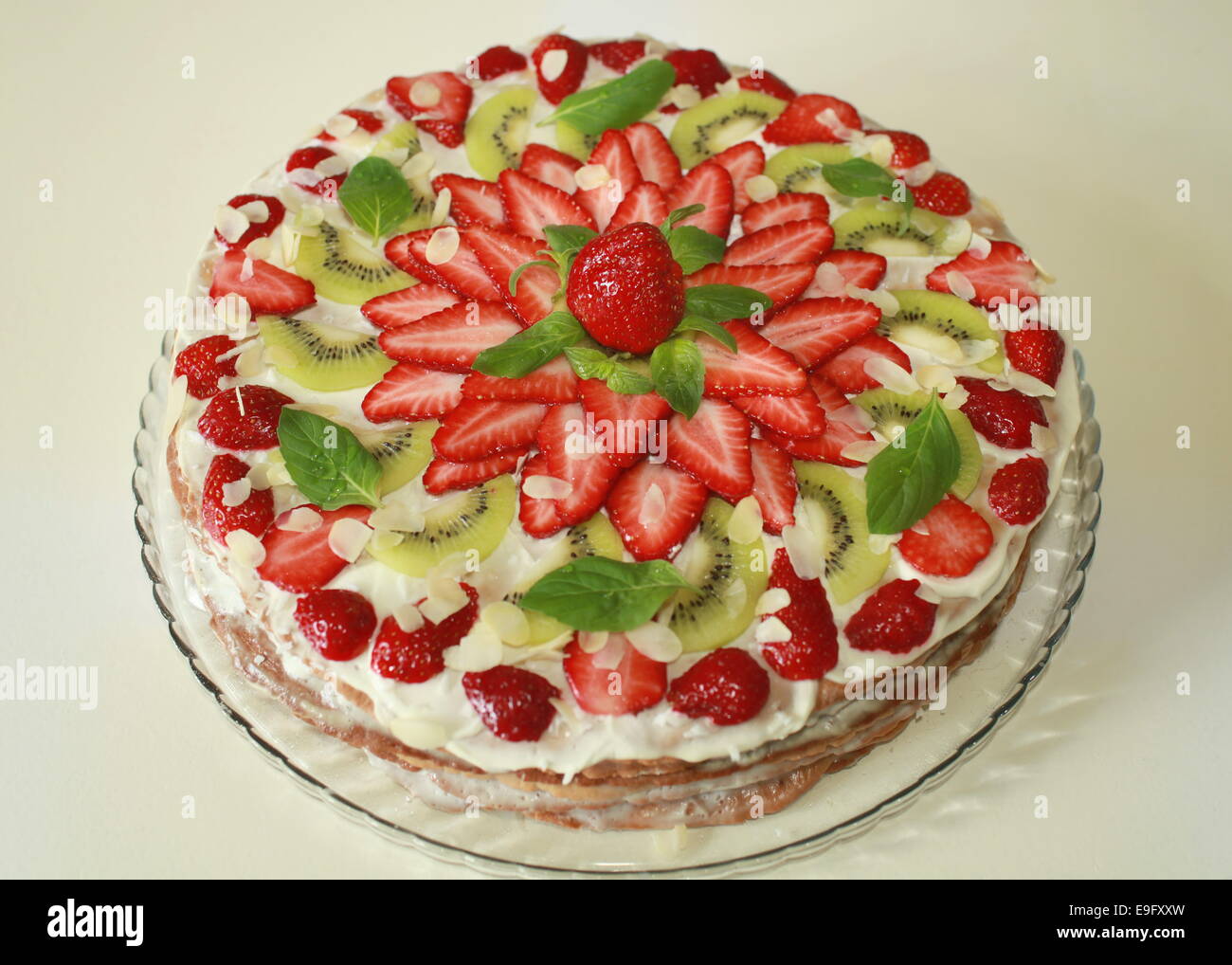 cake with strawberries Stock Photo - Alamy