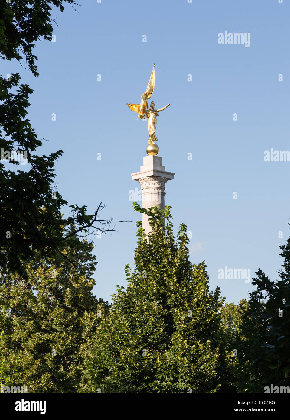 winged victory goddess