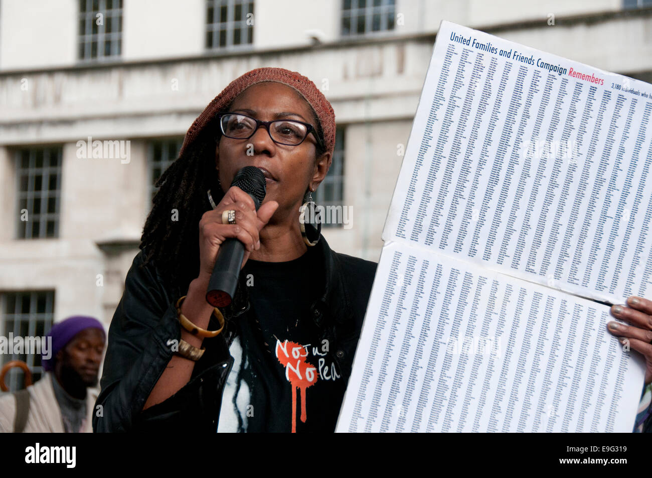 Marcia Rigg with list of 3,180 people killed in custody at Annual Rally and campaign against Deaths in Custody Stock Photo