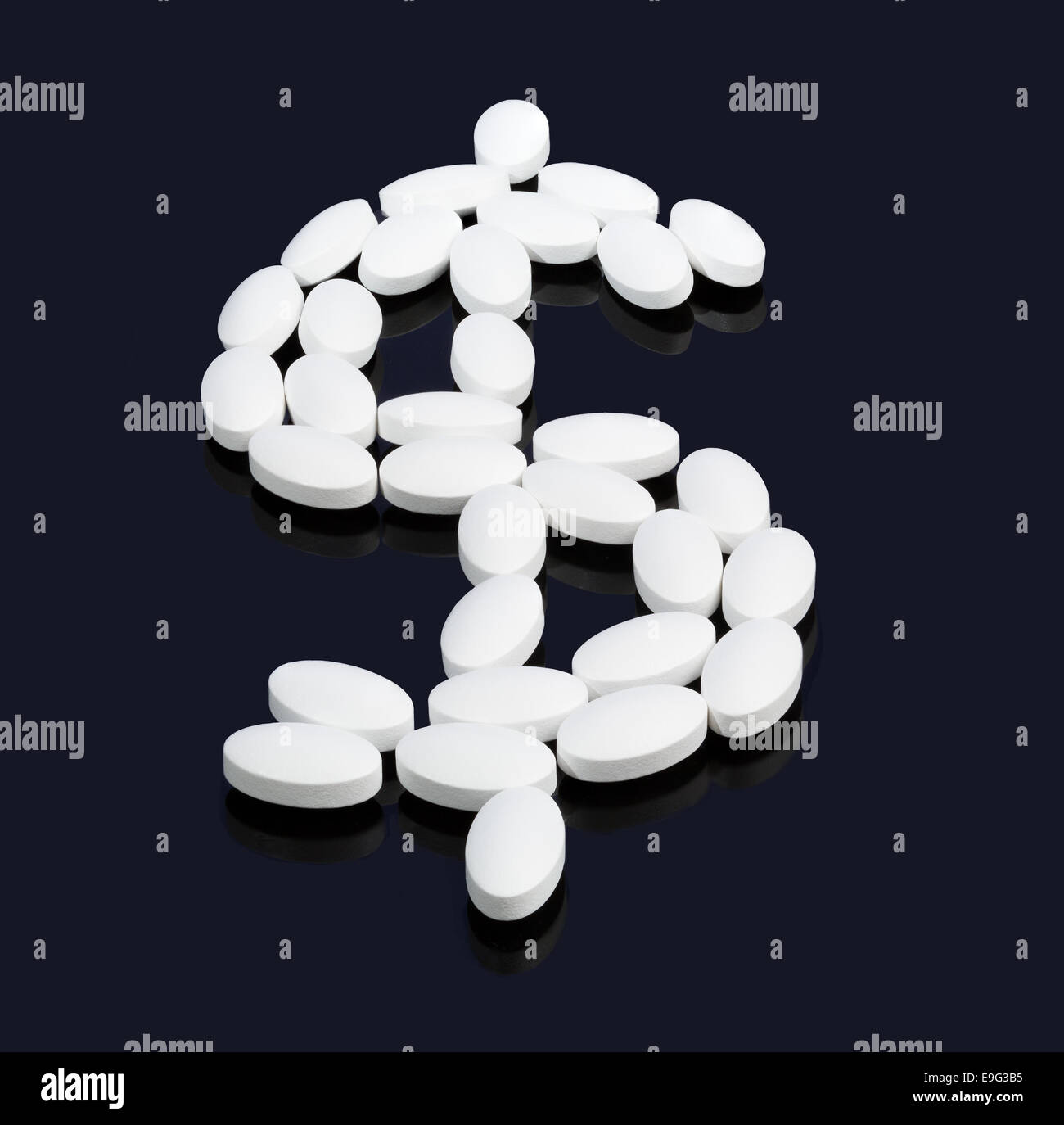 Money spelling hi-res stock photography and images - Alamy