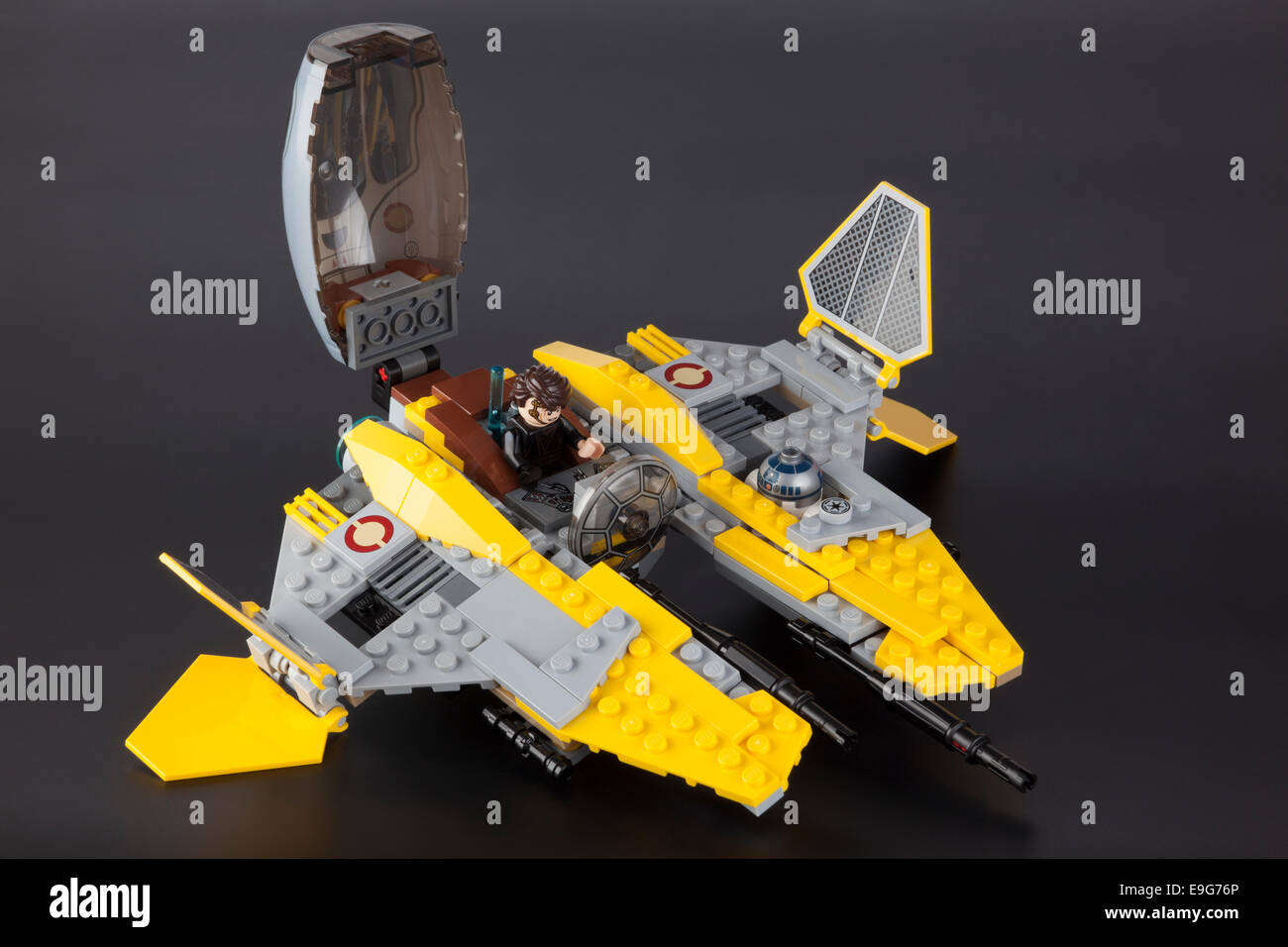 Lego star wars spaceship hi res stock photography and images Alamy