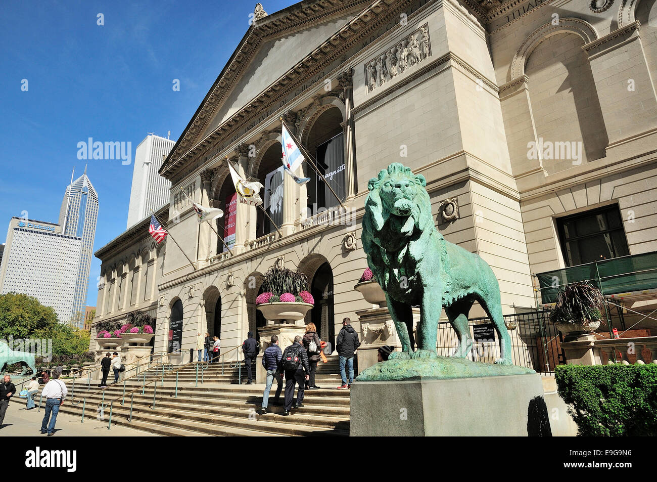 Art Institute of Chicago front entrance Stock Photo Alamy