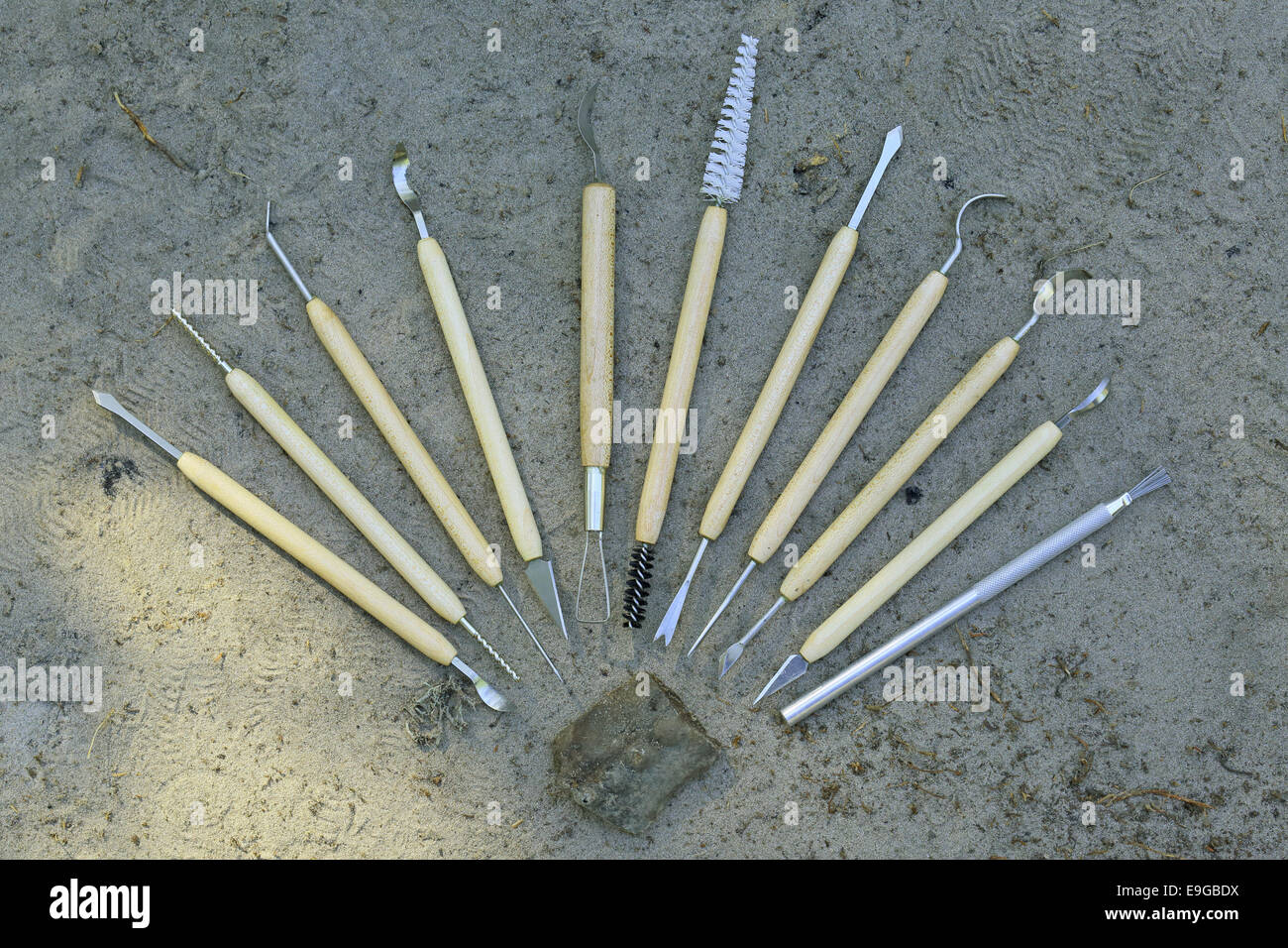 Archaeologist brush hires stock photography and images Alamy