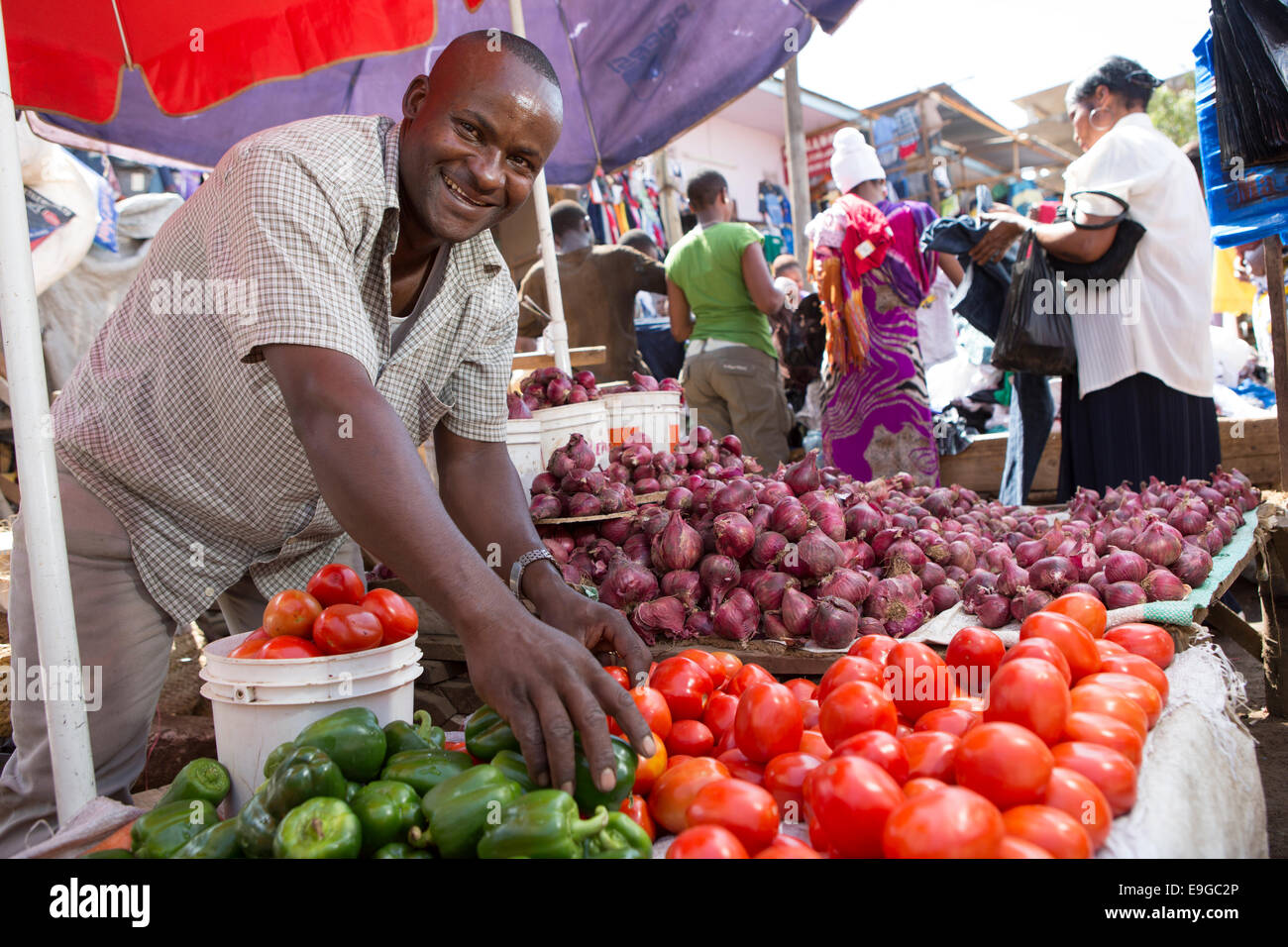 Vendor selling fruit africa hires stock photography and images Alamy