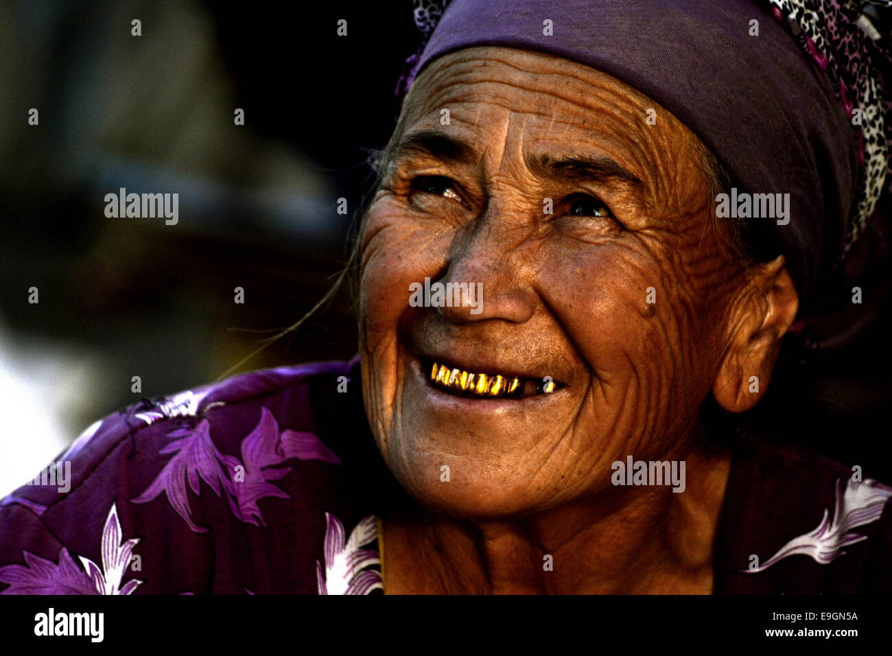 Gold teeth hires stock photography and images Alamy