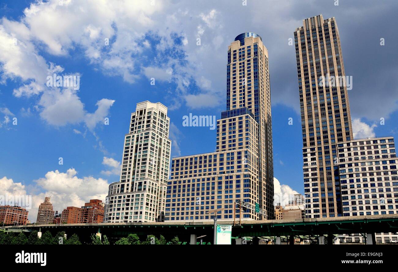 NYC:  Modern apartment luxury towers overlook Riverside Park and the Hudson River fronted by the Miller Highway Stock Photo