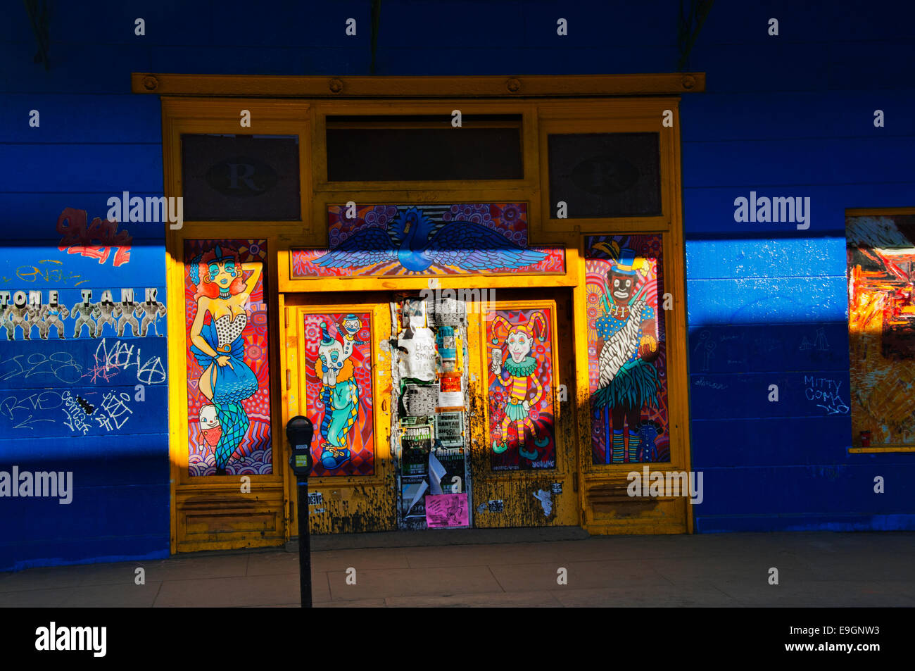 mural painted building Stock Photo Alamy