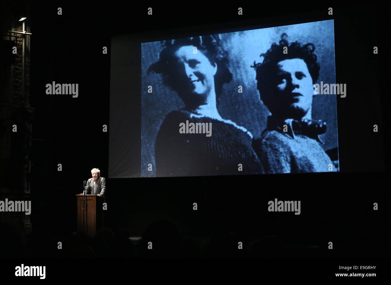Dylan thomas swansea hi-res stock photography and images - Alamy