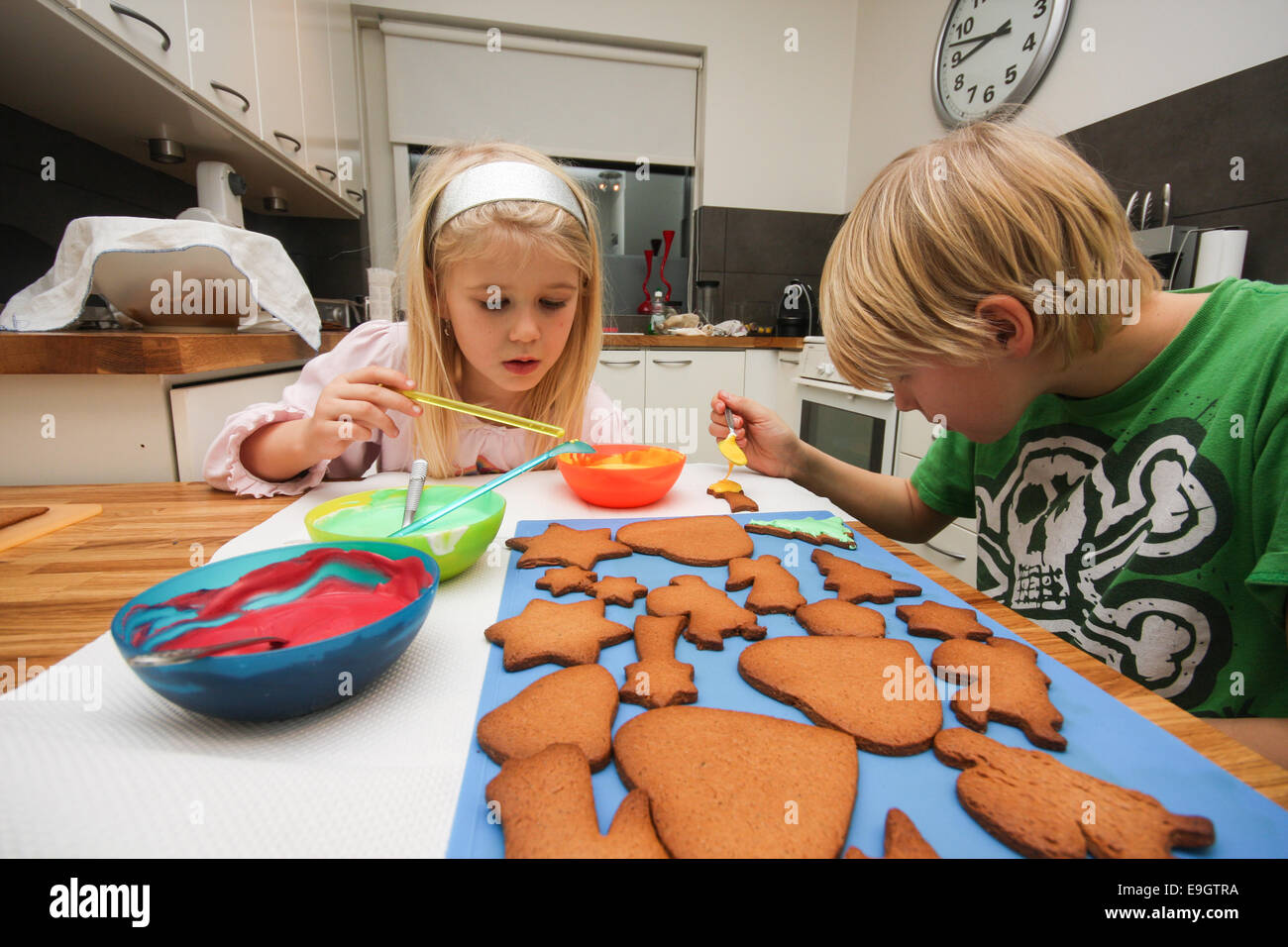 Children Making Gingerbread Children forms hi-res stock photography and images - Alamy