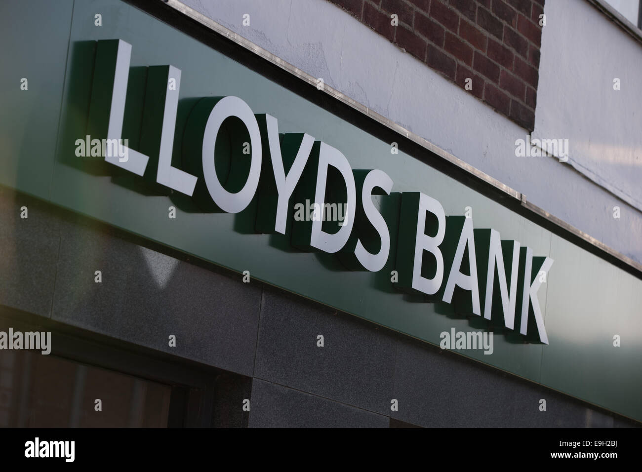 Newport Pagnell, Buckinghamshire, UK. 28th October, 2014. Lloyds Bank confirms 9,000 job losses and the closure of 150 branches over the next three years. Credit:  Chris Yates/Alamy Live News Stock Photo