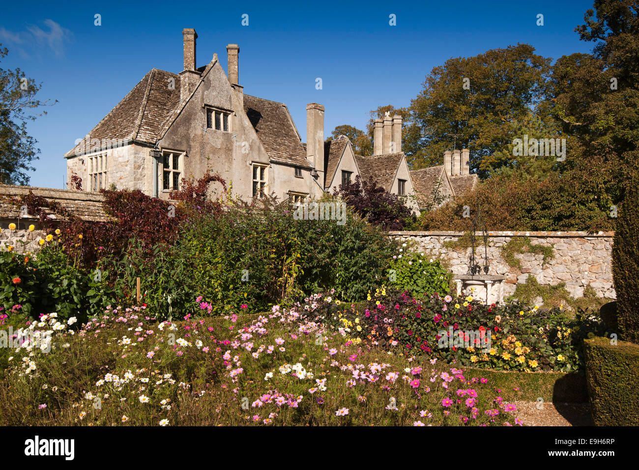 UK, England, Wiltshire, Avebury Manor, East garden formal floral planting Stock Photo
