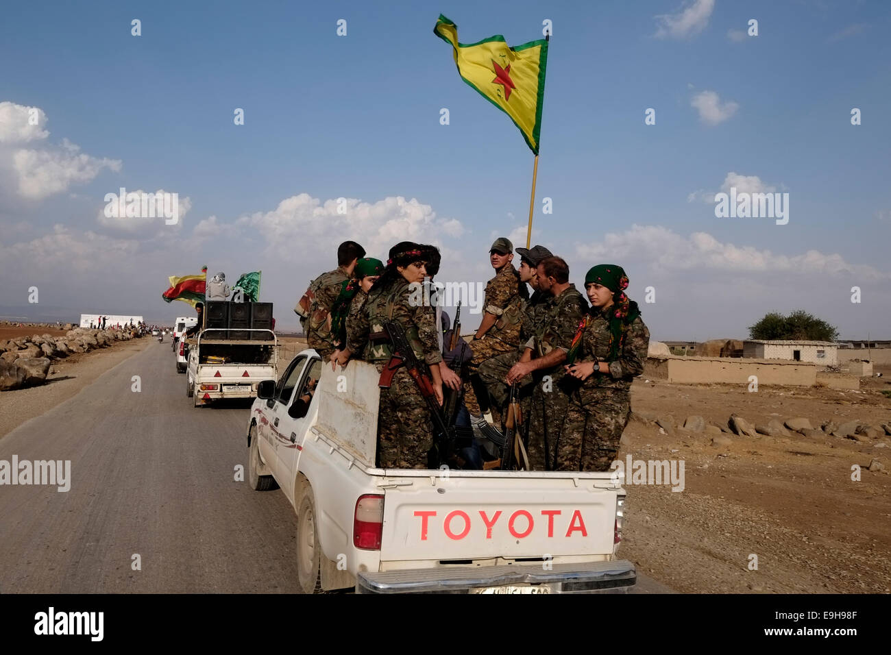 Fighters of the Kurdish People's Protection Unit YPG and the Women's ...