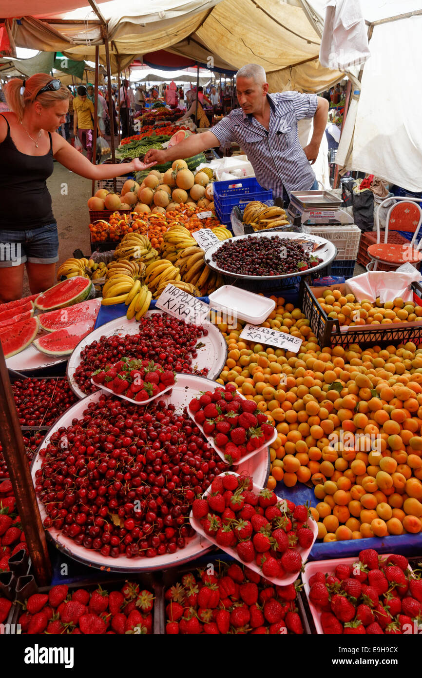 Fruit seller at the farmer&#39;s market, Manavgat, Antalya Province, Turkey Stock Photo