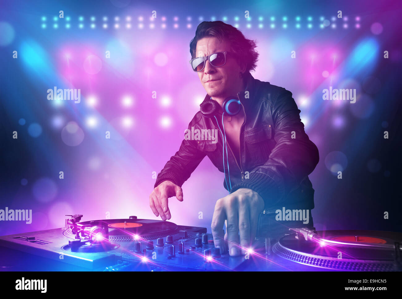 Мп3 дискотека ремикс. Сенатор эй диск жокей. Эй диск жокей. Группа сенатор. Эй дискжокей сделай музыку громче.