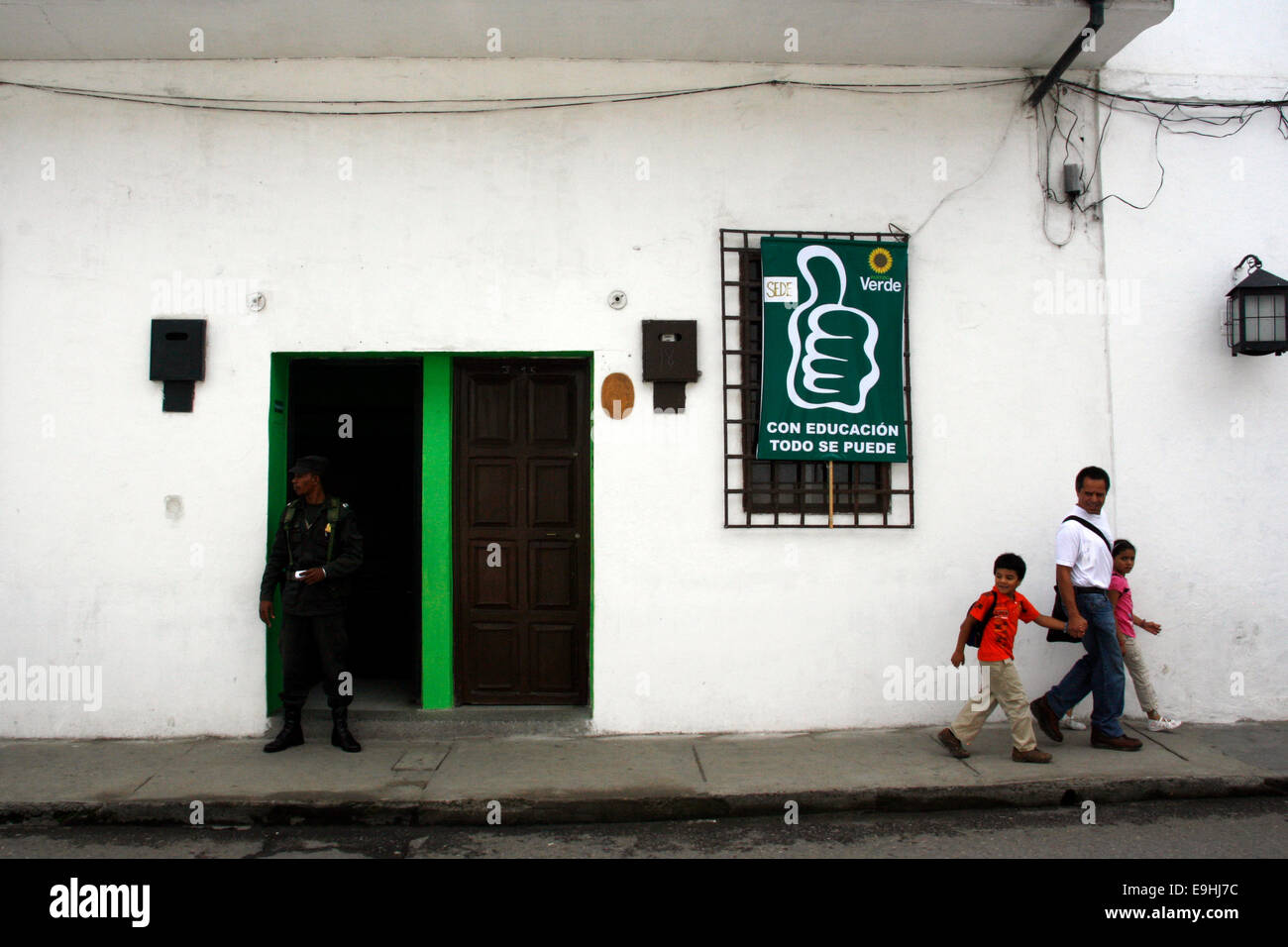 Campaign office hi-res stock photography and images - Alamy