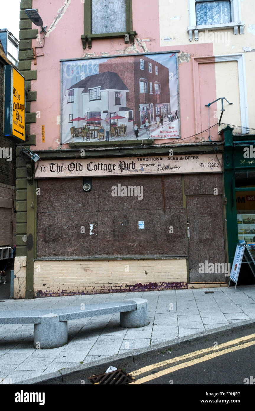 The closed and boarded up The Old Cottage Pub in Margate, Kent. Stock Photo