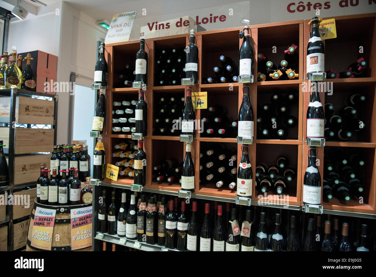 a french wine shop selling fine wines in paris Stock Photo Alamy