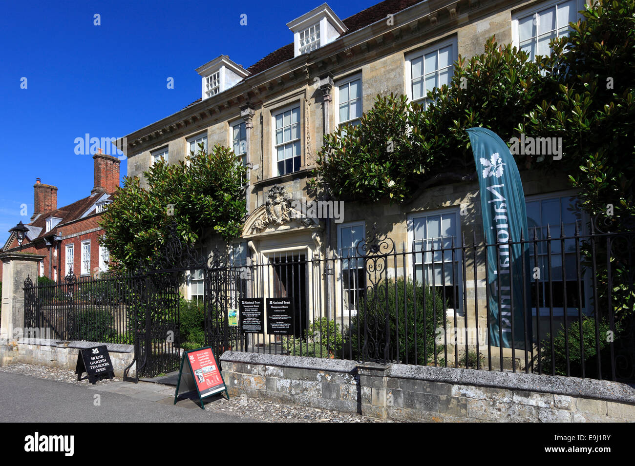 Mompesson House, Cathedral Close, 13th Century Salisbury Cathedral