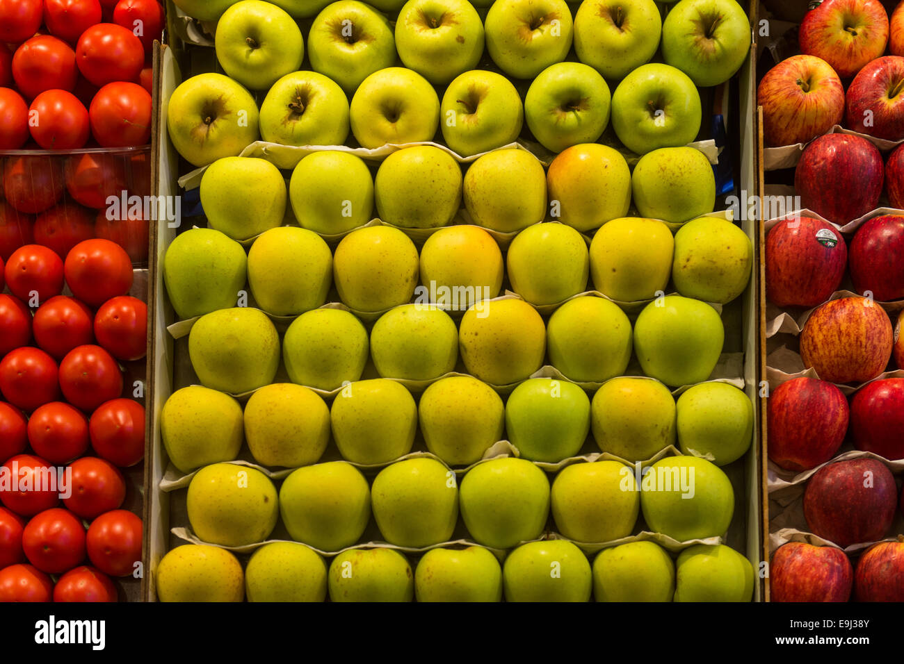Apples in La Boqueria Market in Barcelona, Spain Stock Photo Alamy