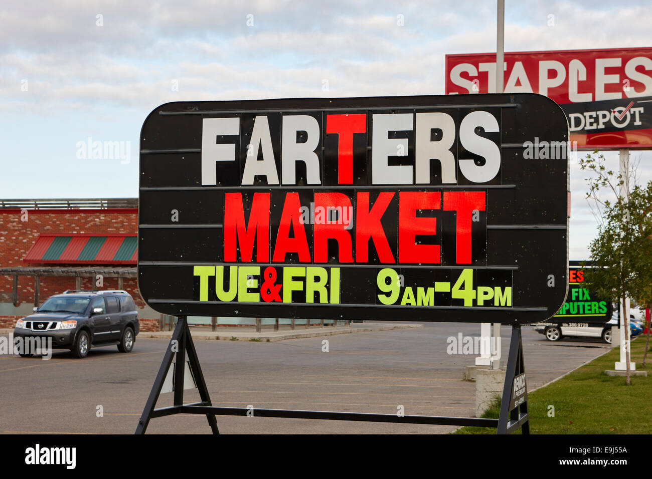 farmers market sign changed to farters market Saskatchewan Canada Stock Photo