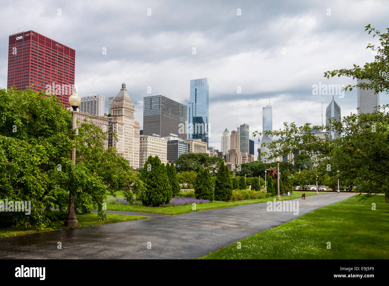 Skyline of Chicago from Grant Park Stock Photo - Alamy