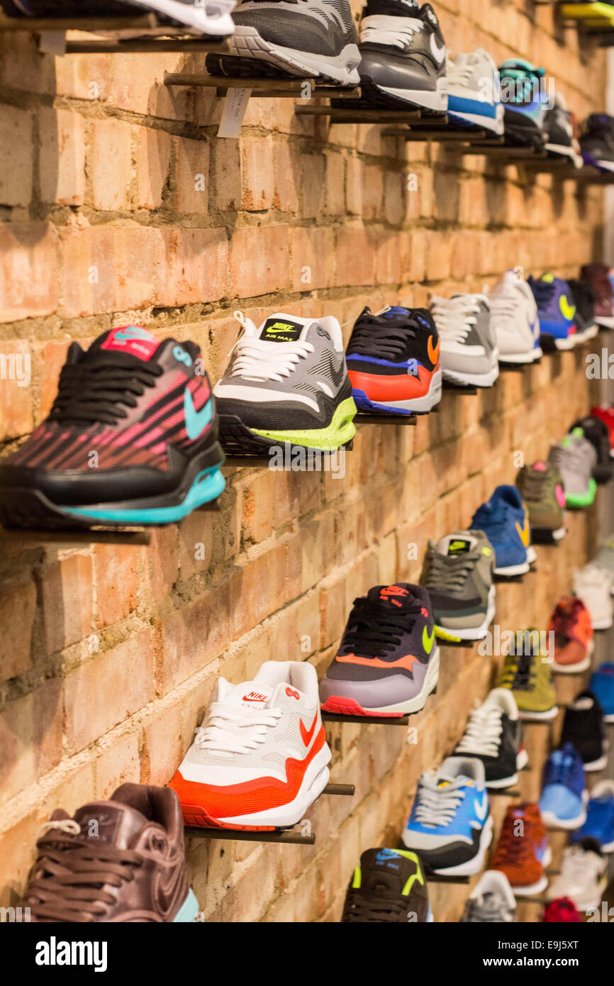 Sneaker shop hi-res stock photography and images - Alamy