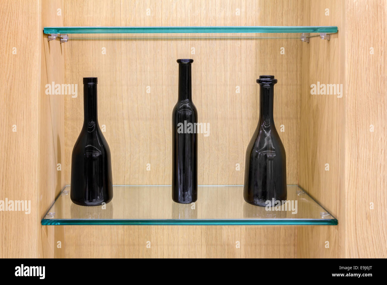 Empty alcohol bottles house hires stock photography and images Alamy