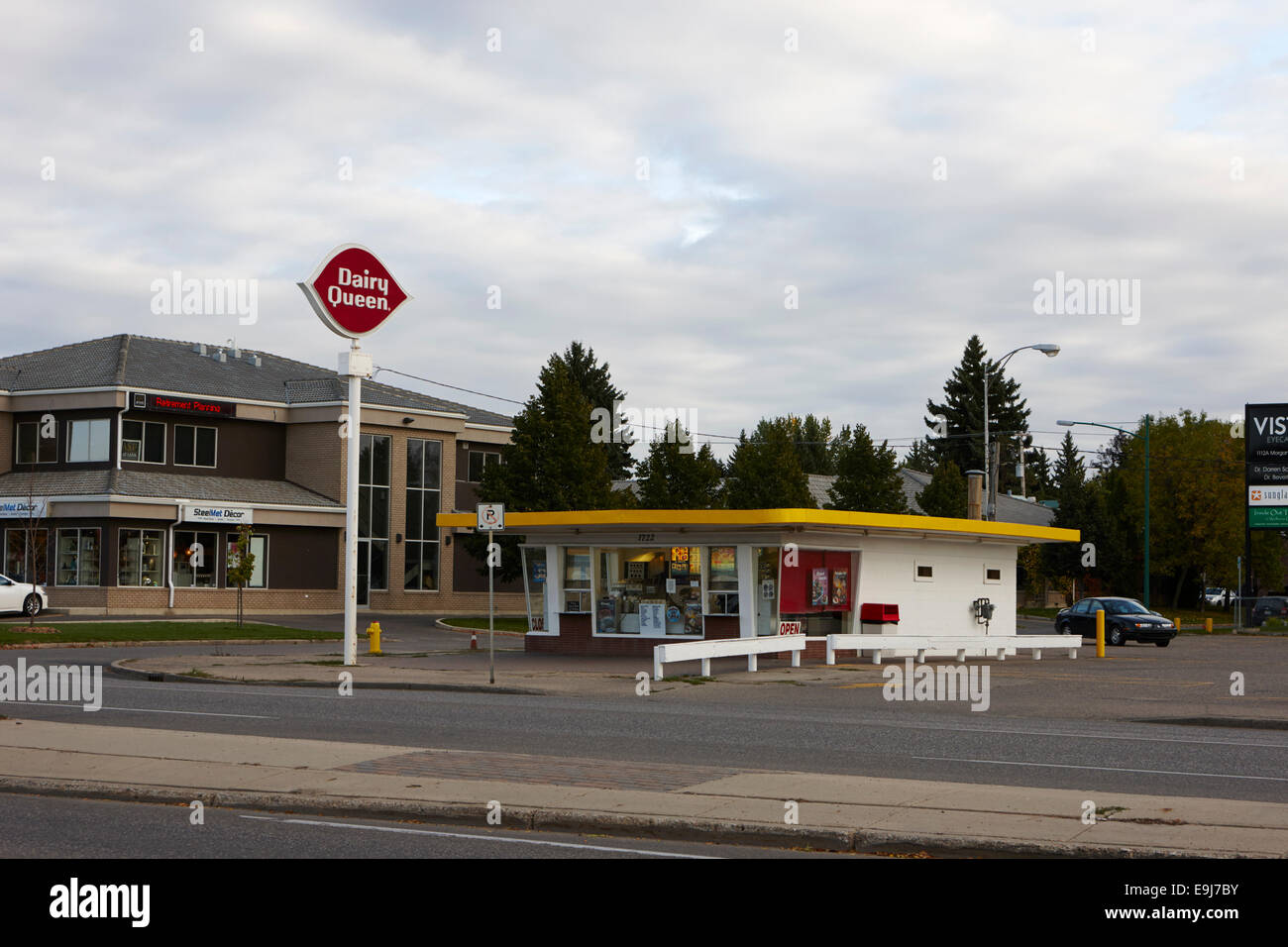 roadside dairy queen ice cream outlet with original logo saskatoon Saskatchewan Canada Stock Photo