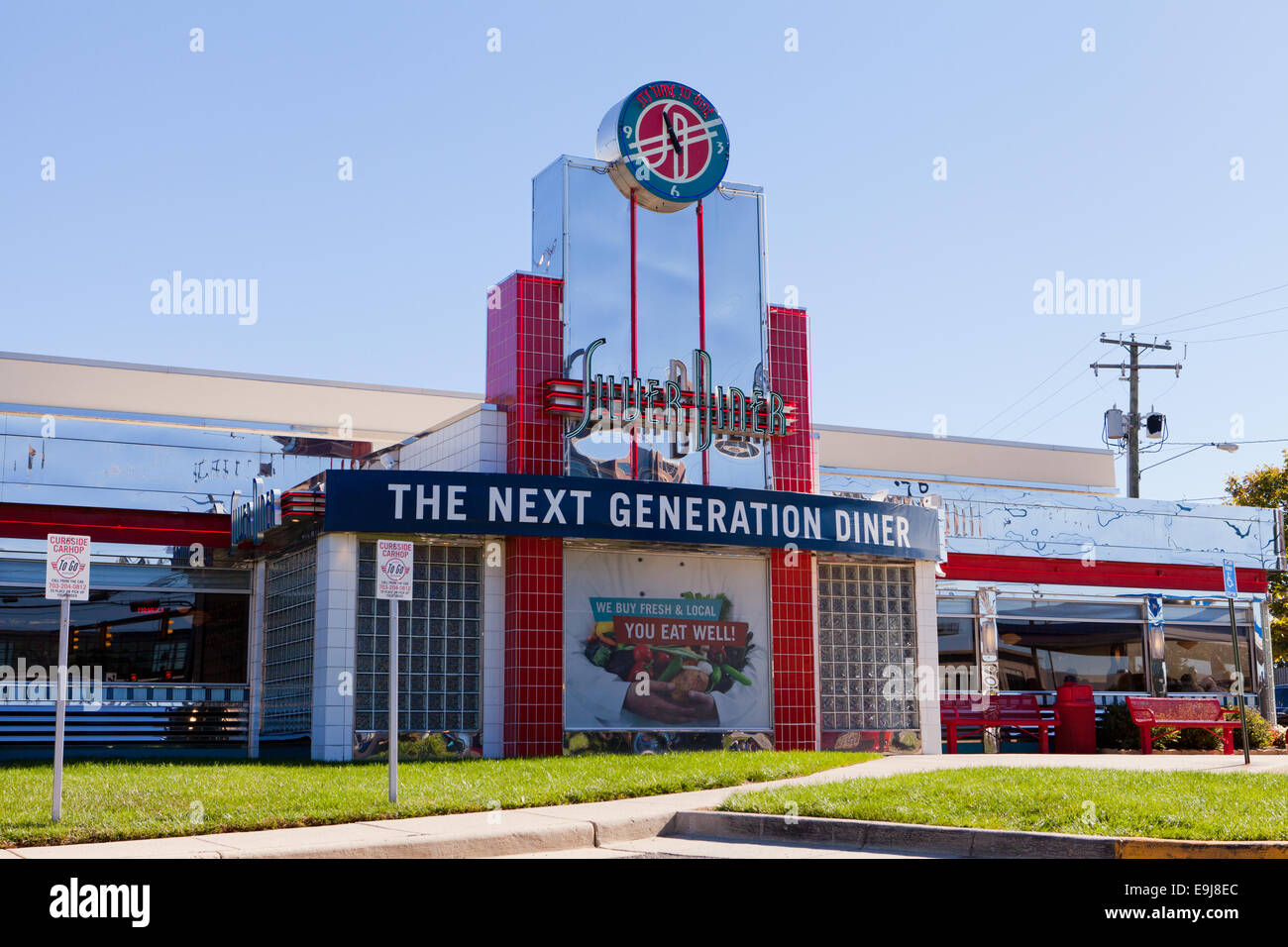 Silver Diner Restaurant Front Entrance Virginia Usa Stock Photo Alamy