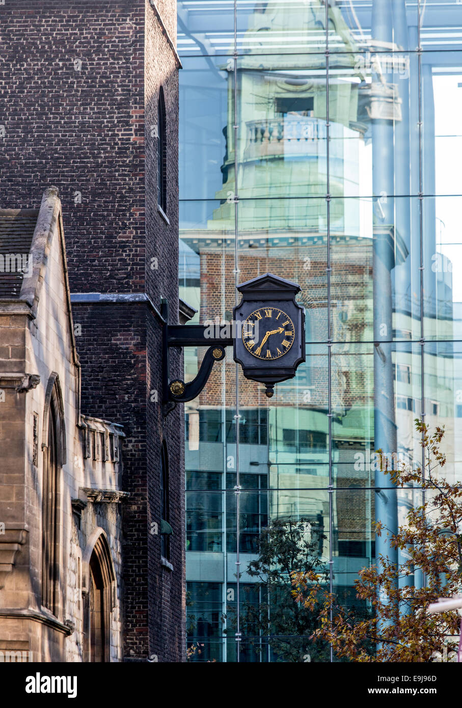 London old modern buildings hi-res stock photography and images - Alamy