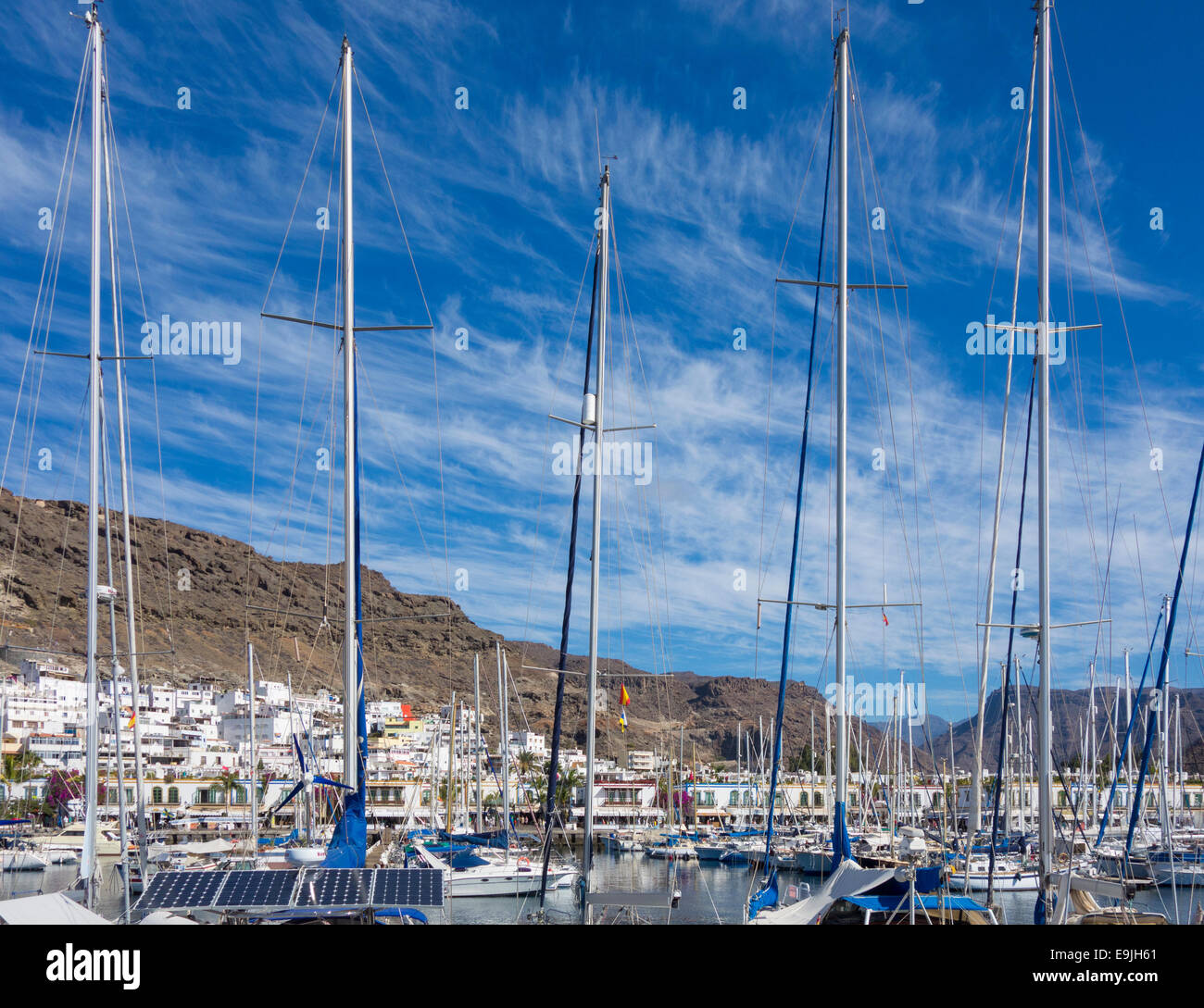 Puerto mogan marina boats hi-res stock photography and images - Alamy