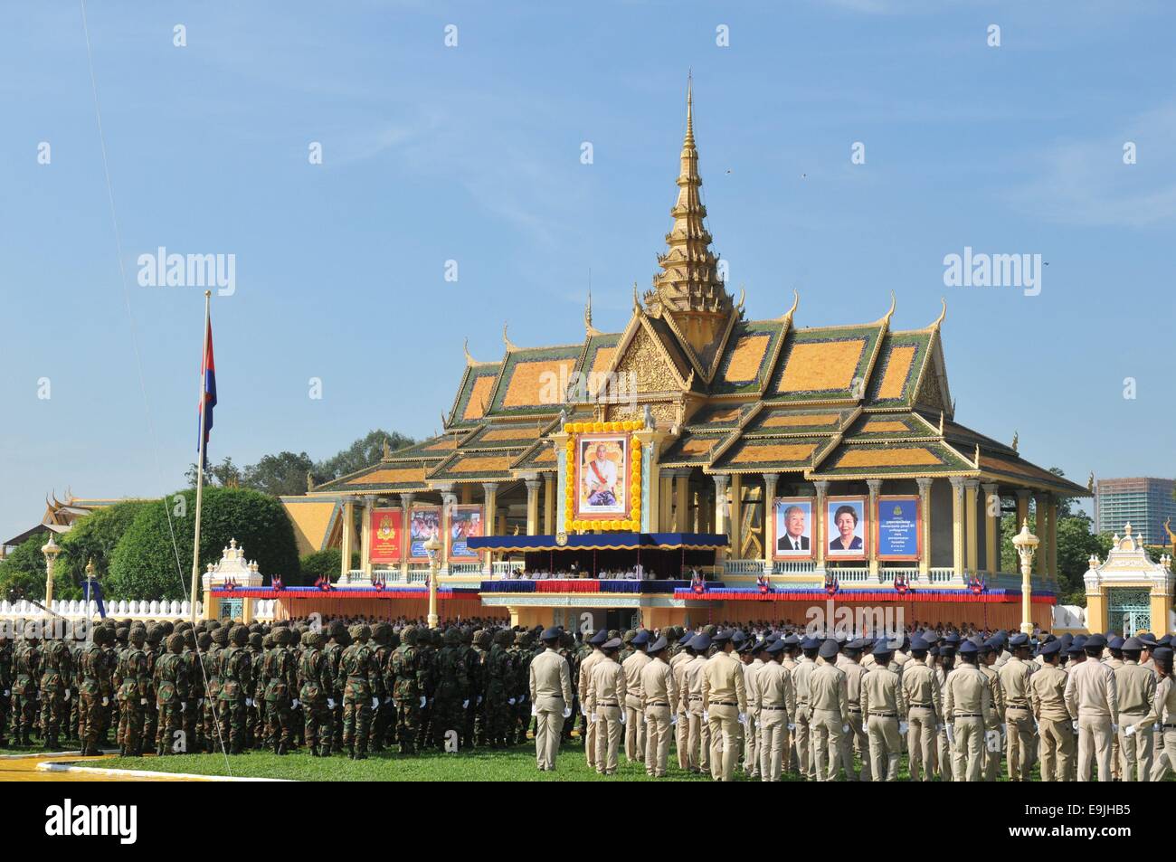 Phnom Penh. 29th Oct, 2014. Soldiers take part in the celebration for the 10th anniversary of Cambodian King Norodom Sihamoni's coronation in Phnom Penh Oct. 29, 2014. Cambodia on Wednesday celebrated the 10th anniversary of King Norodom Sihamoni's coronation, urging people to continue uniting for national peace and development. Credit:  Sovannara/Xinhua/Alamy Live News Stock Photo
