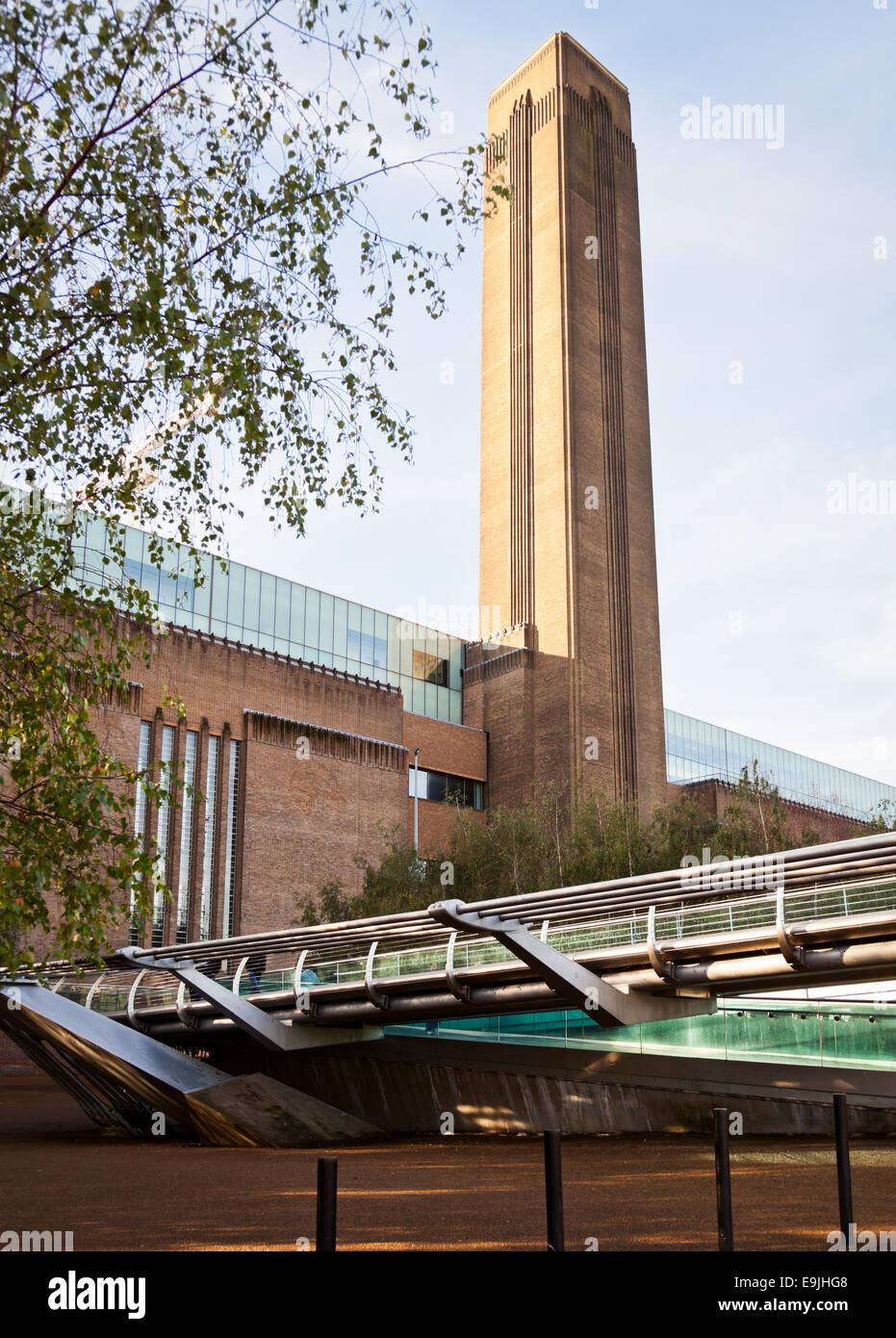 Tate Modern Museum in London, England Stock Photo