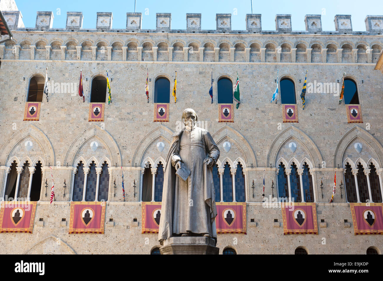 Banca Monte Dei Paschi Di Siena High Resolution Stock Photography And Images Alamy