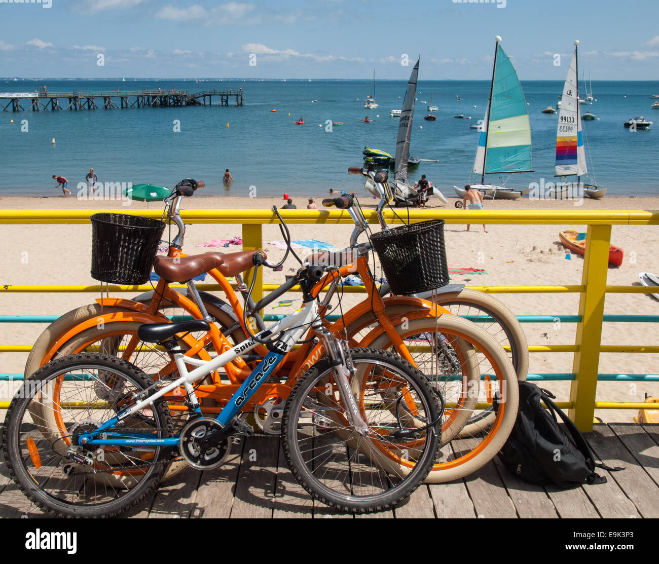 the plage des dames Noirmoutier-en-l'Île noirmoutier on a bright sunny summer day with bicycles in the foreground Stock Photo