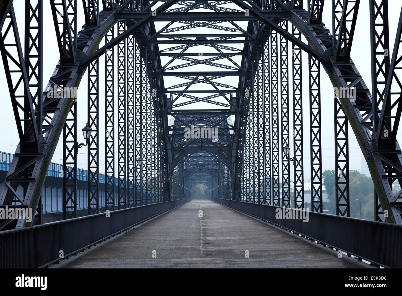 Brücken Konstruktion einer Stahlbogenbrücke bei Hamburg Stock Photo