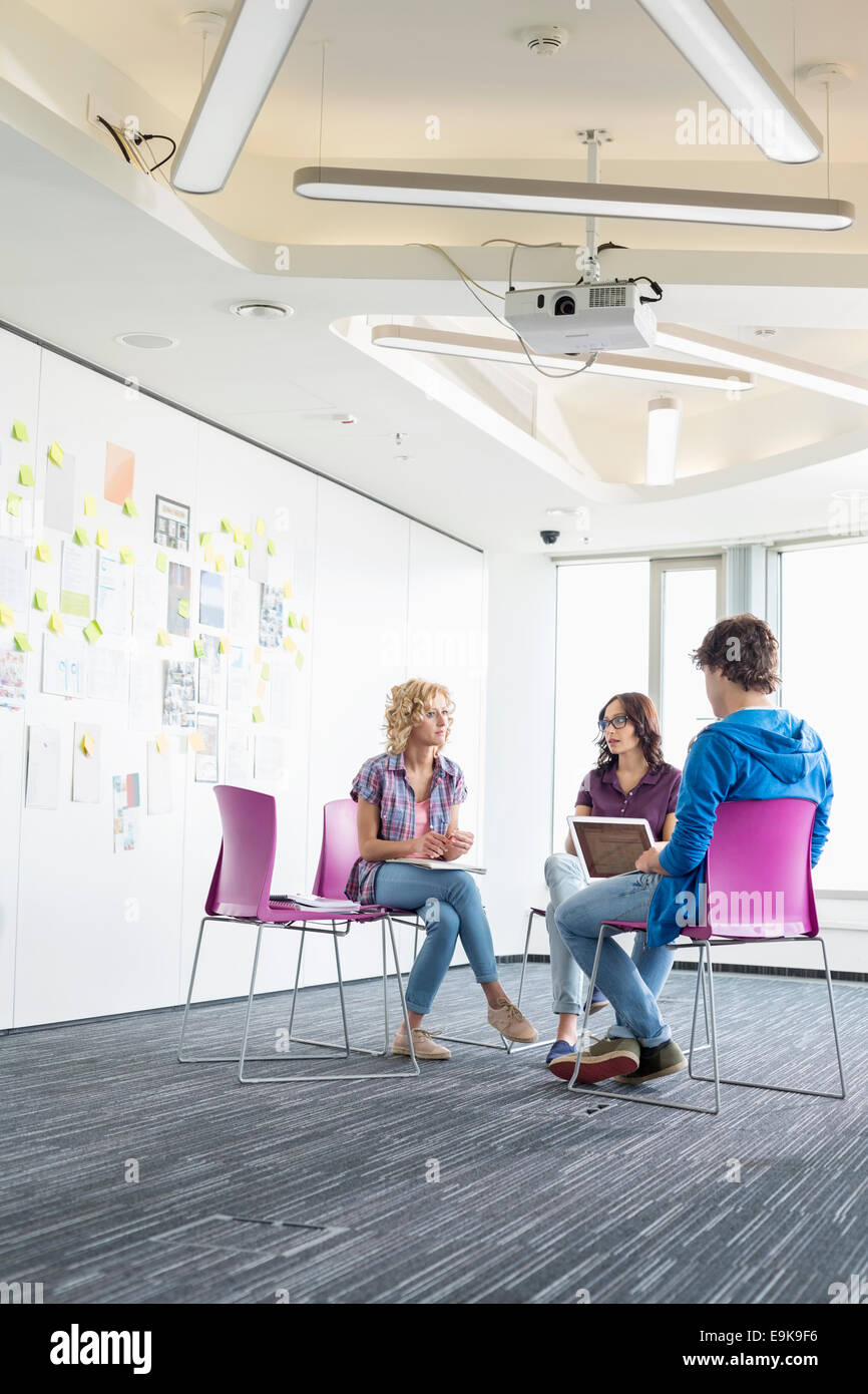 Working at the office hi-res stock photography and images - Alamy
